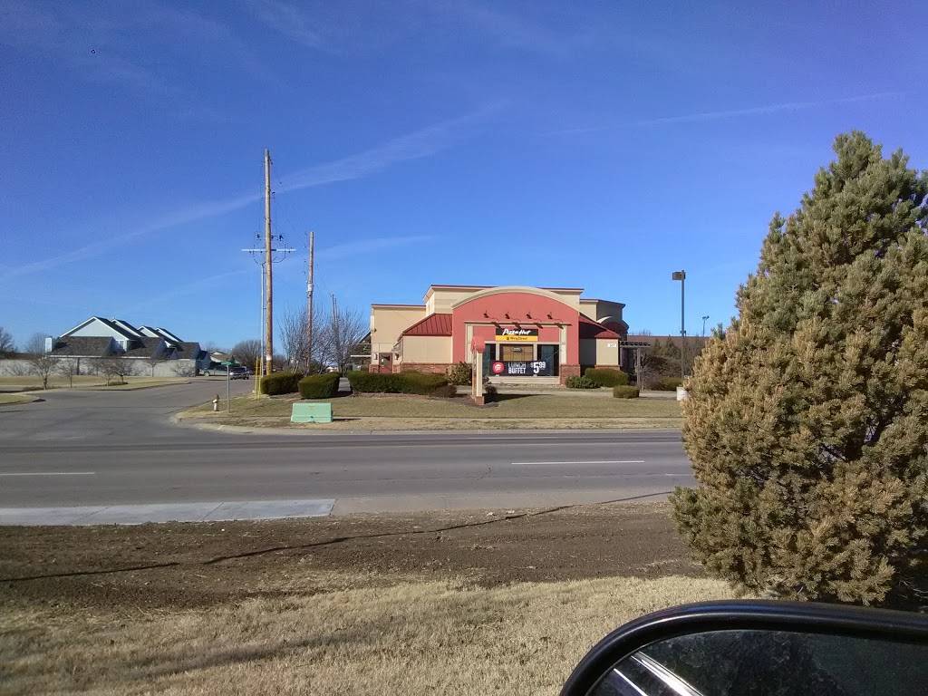 Pizza Hut | meal delivery | 307 N Andover Rd, Andover, KS 67002, USA | 3167330055 OR +1 316-733-0055
