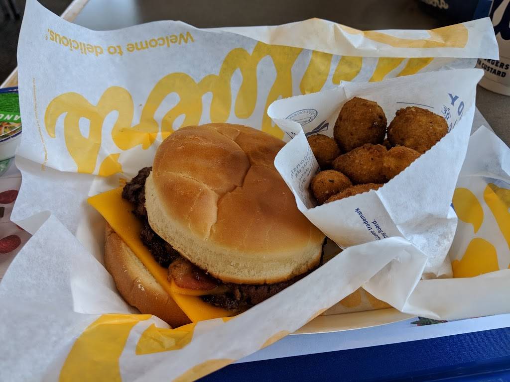 Culvers | restaurant | 1177 Summit Ave, Oconomowoc, WI 53066, USA | 2625678860 OR +1 262-567-8860