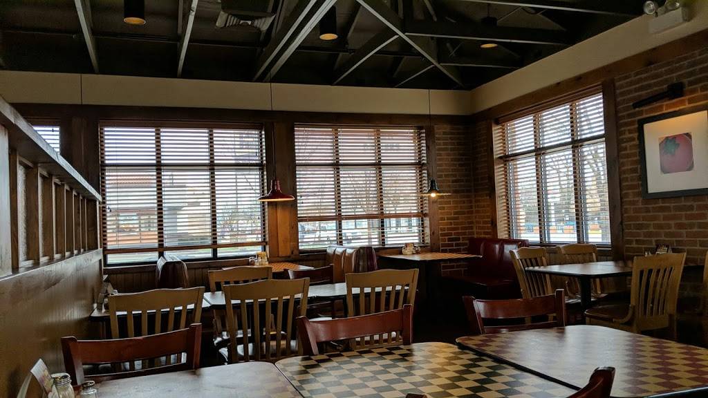 Pizza Hut | restaurant | 3451 W Devon Ave, Chicago, IL 60659, USA | 7734633043 OR +1 773-463-3043