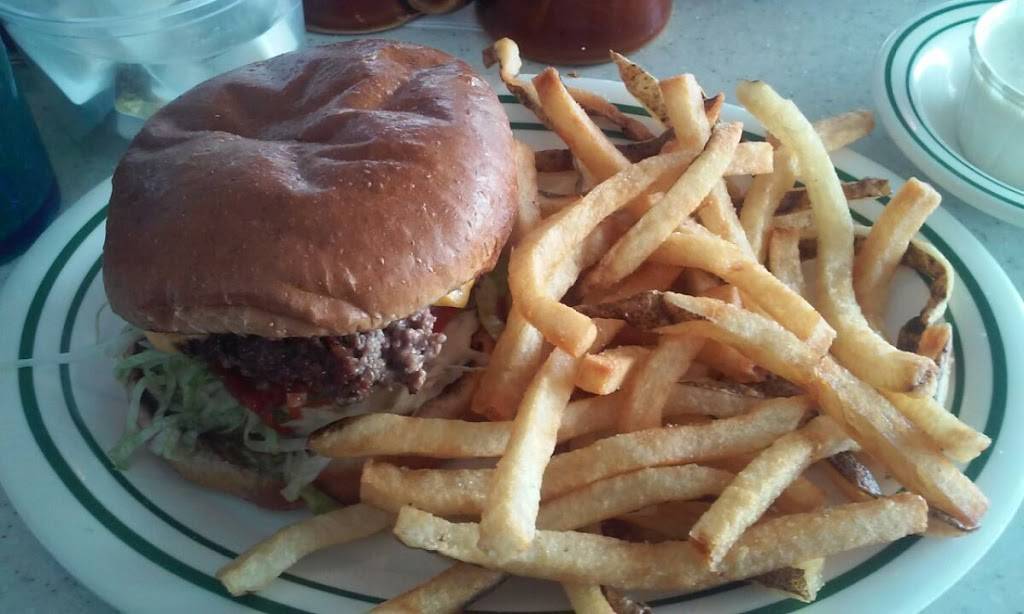 Dans Diner | restaurant | 24920 Hoover Rd, Warren, MI 48089, USA | 5867551811 OR +1 586-755-1811