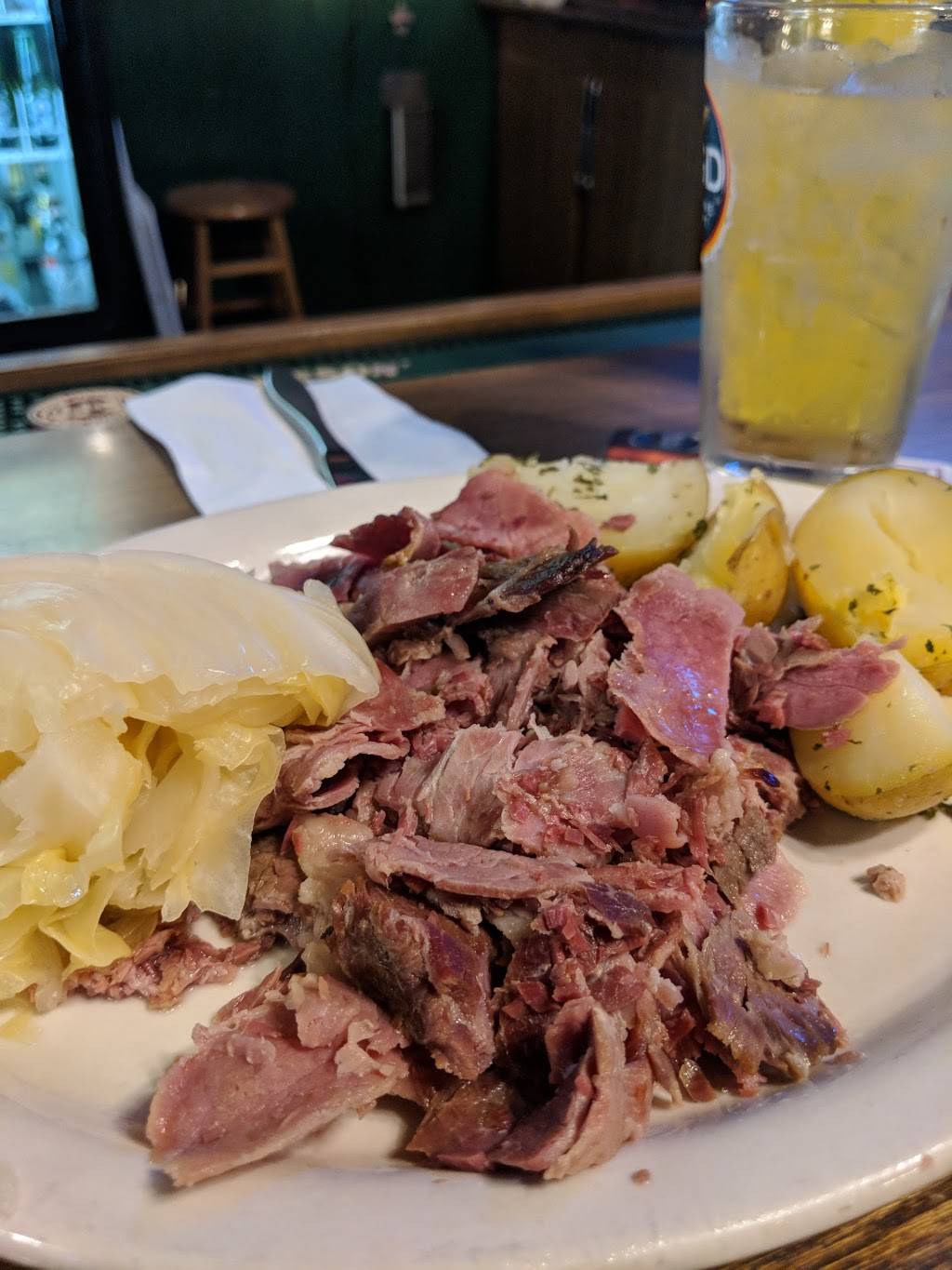 Frank and Marys Tavern | restaurant | 2905 N Elston Ave, Chicago, IL 60618, USA | 7734638179 OR +1 773-463-8179