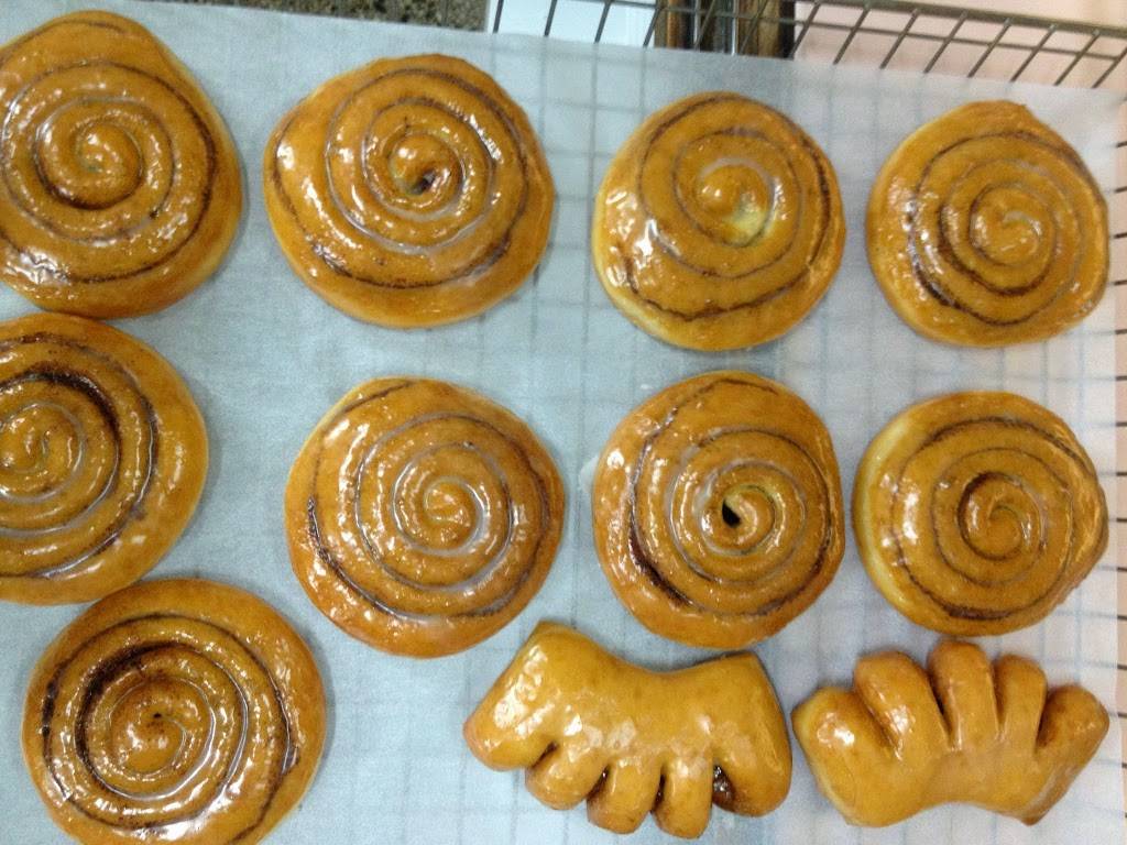 Dip-A-Dee-Donuts | bakery | 1376 W N Blvd, Leesburg, FL 34748, USA | 3524604266 OR +1 352-460-4266