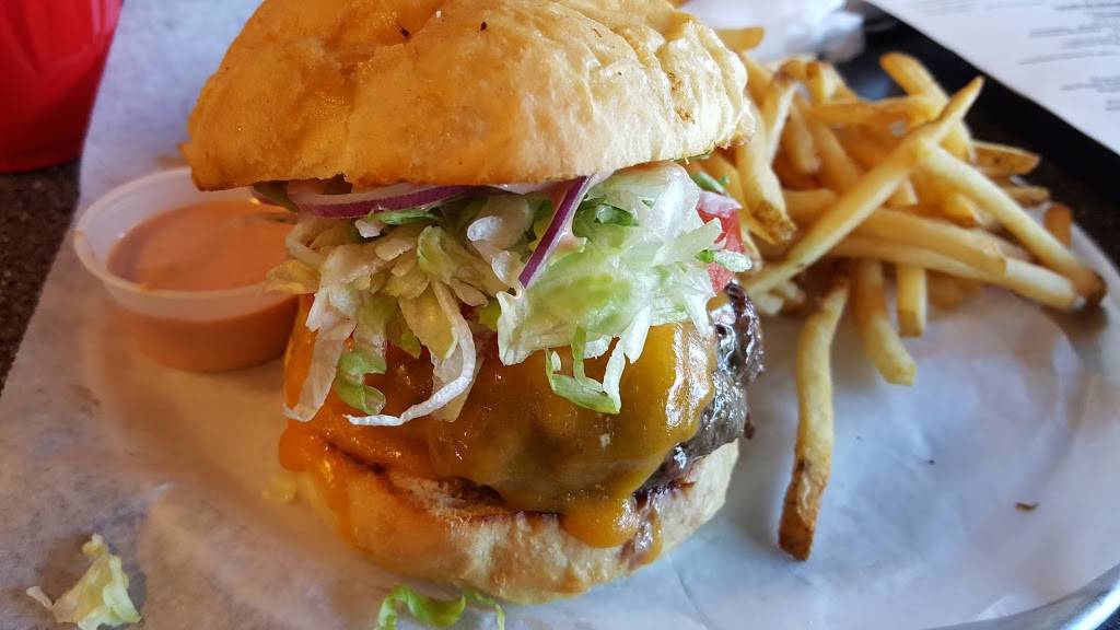 Melt Gourmet Cheeseburgers | restaurant | 525 E Market St Ste J, Leesburg, VA 20176, USA | 7034432105 OR +1 703-443-2105