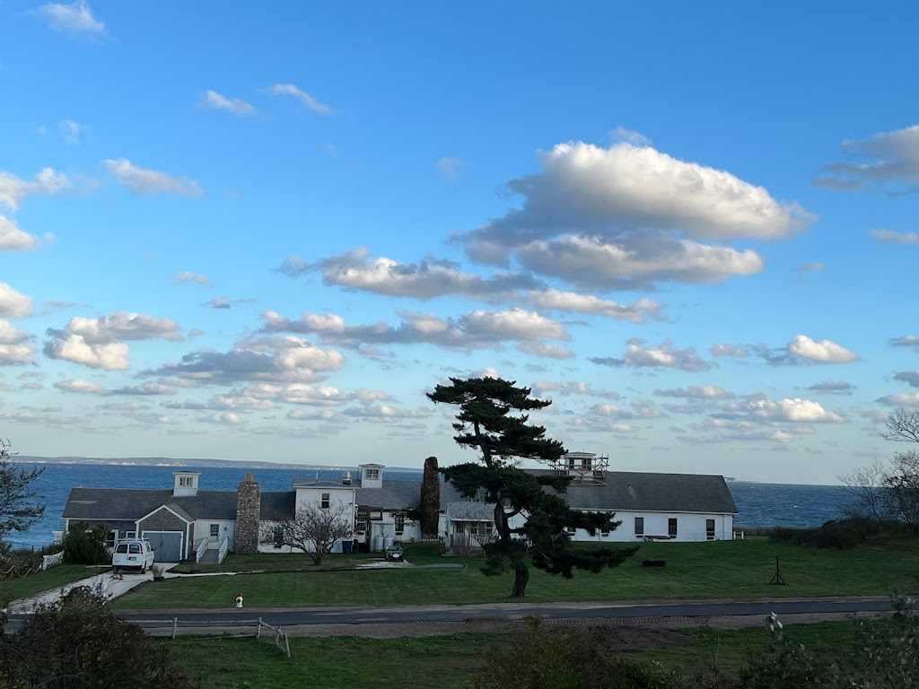 Cuttyhunk Fishing Club | restaurant | 1 Road to the Landing, Cuttyhunk, MA 02713, USA | 5089970858 OR +1 508-997-0858