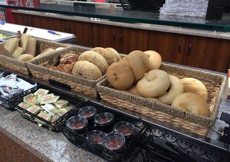 Rella Cafe | restaurant | 400 Rella Blvd, Montebello, NY 10901, USA | 8456185800 OR +1 845-618-5800