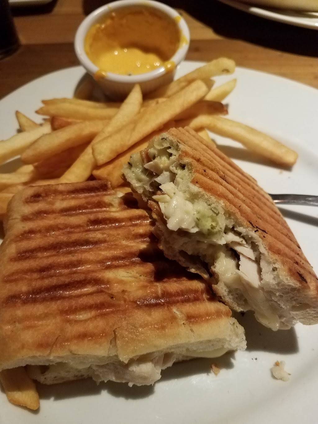 Funky Murphys | restaurant | 305 Shrewsbury St, Worcester, MA 01604, USA | 5087532995 OR +1 508-753-2995