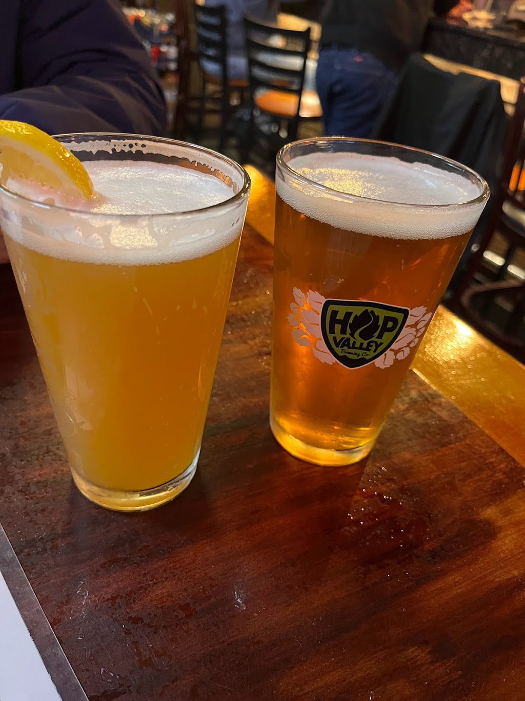 Pints & Quarts - Lacey | restaurant | 1230 College St SE, Lacey, WA 98503, USA | 3604389183 OR +1 360-438-9183