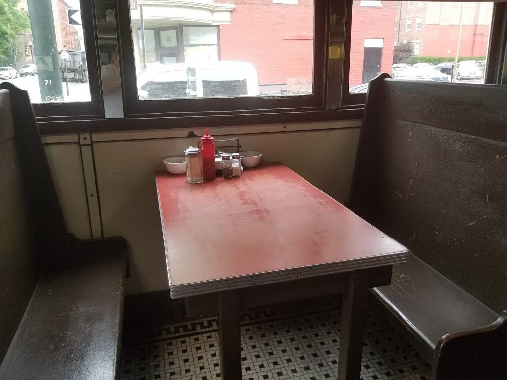 Arthurs Diner | restaurant | 112 Bridge St, Lowell, MA 01852, USA | 9784528647 OR +1 978-452-8647