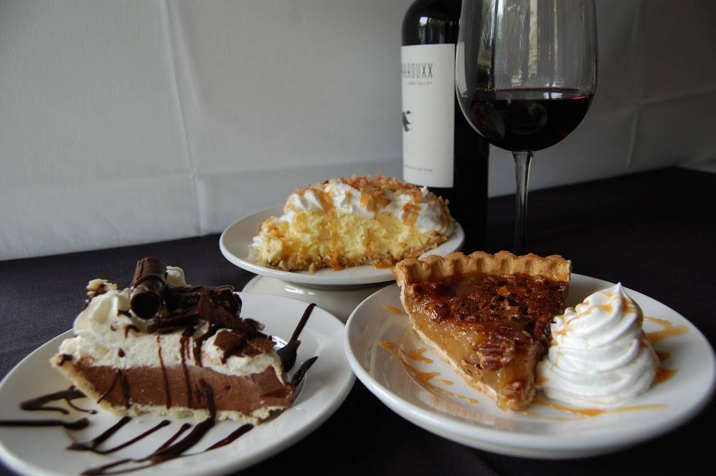 Beefeaters | restaurant | 672 SW Broad St, Southern Pines, NC 28387, USA | 9106925550 OR +1 910-692-5550