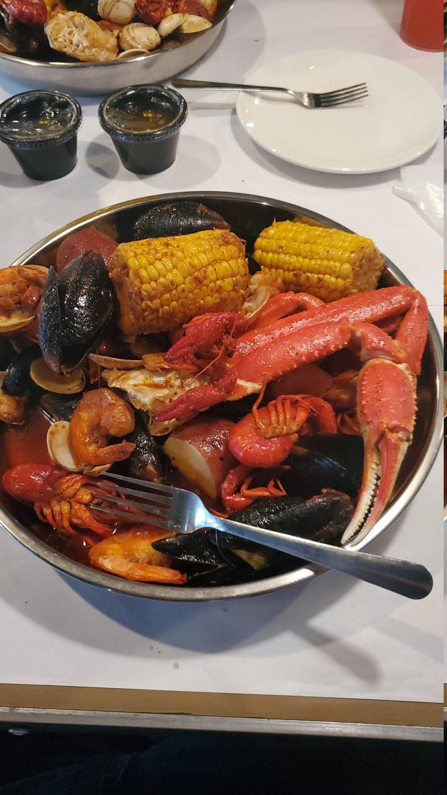 krab hut columbia | restaurant | 280 Harbison Blvd, Columbia, SC 29212, USA | 8036384141 OR +1 803-638-4141