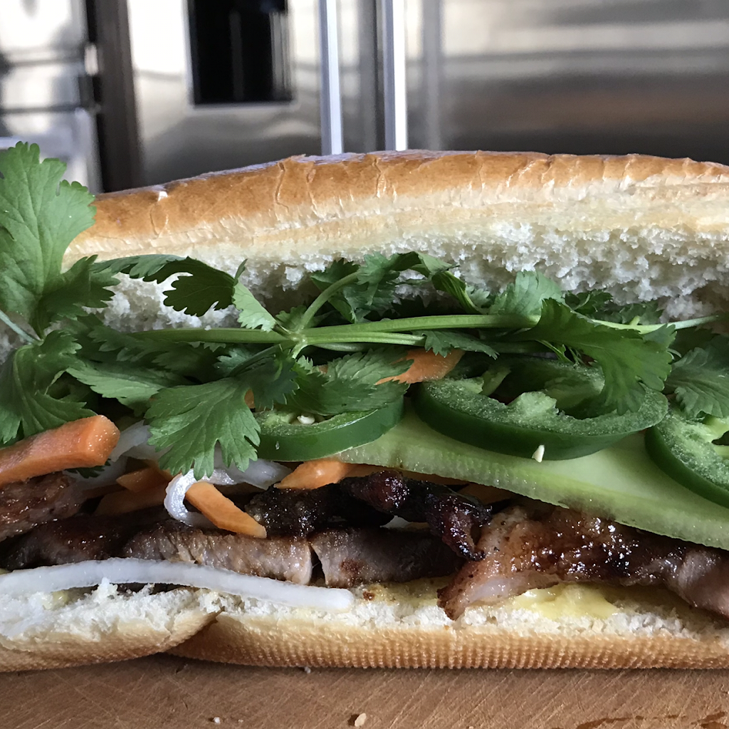 Banh Mi N More Vietnamese Eatery | restaurant | 10520 Northwest Fwy, Houston, TX 77092, USA | 8323013963 OR +1 832-301-3963