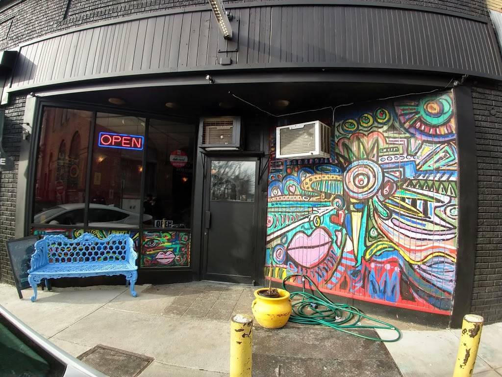 Brothers Restaurant and Juice Bar | restaurant | 16 W 5th St, Chester, PA 19013, USA | 6108743868 OR +1 610-874-3868