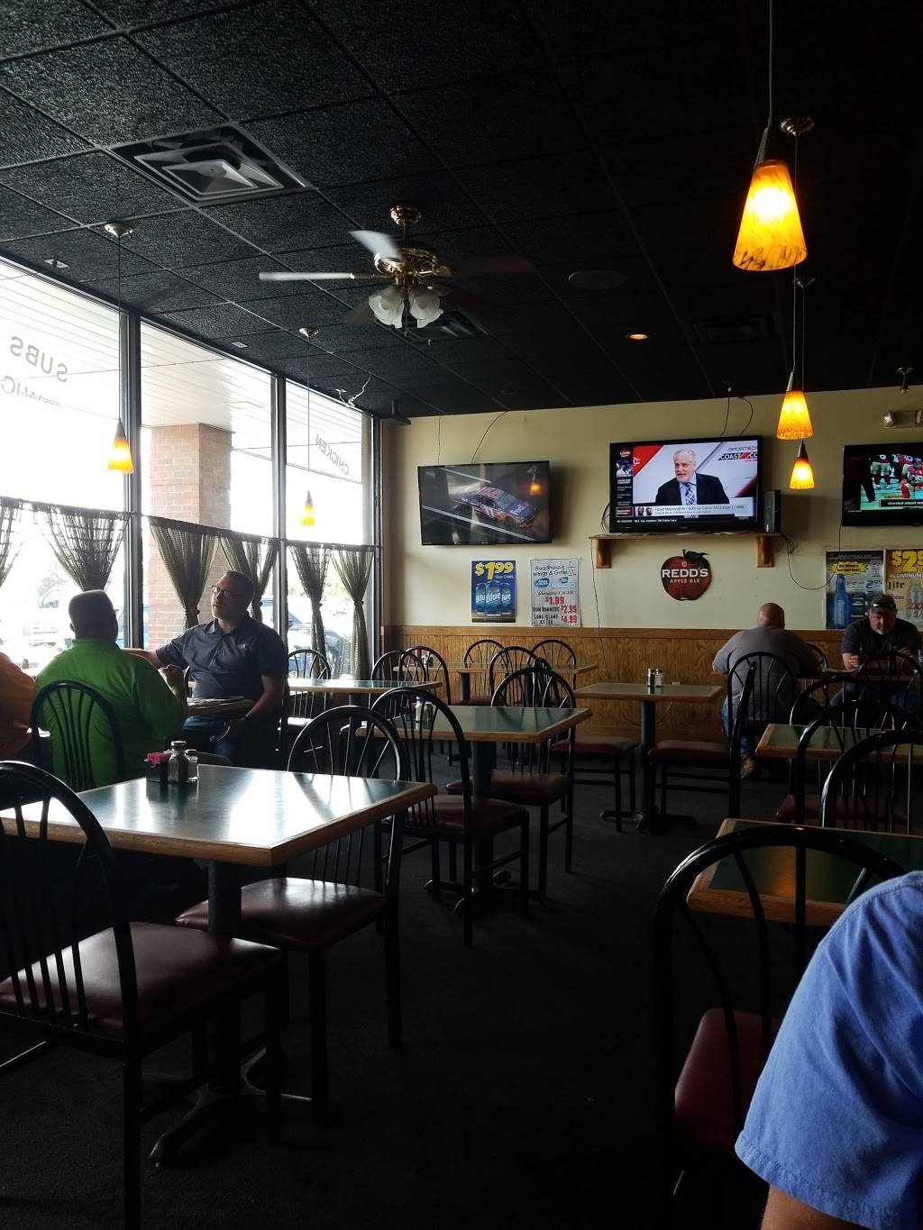 Roadhouse Wings & Grille | restaurant | 2177 Hilliard Rome Rd, Hilliard, OH 43026, USA | 6145299399 OR +1 614-529-9399