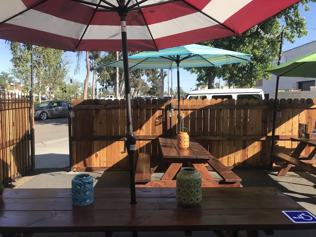 Craft and Taco Lounge | restaurant | 511 W Valley Pkwy, Escondido, CA 92025, USA | 4429995858 OR +1 442-999-5858