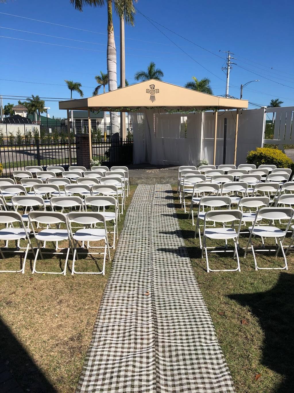 Darwin Brewing and Taproom | restaurant | 803 17th Ave W, Bradenton, FL 34205, USA | 9417471970 OR +1 941-747-1970