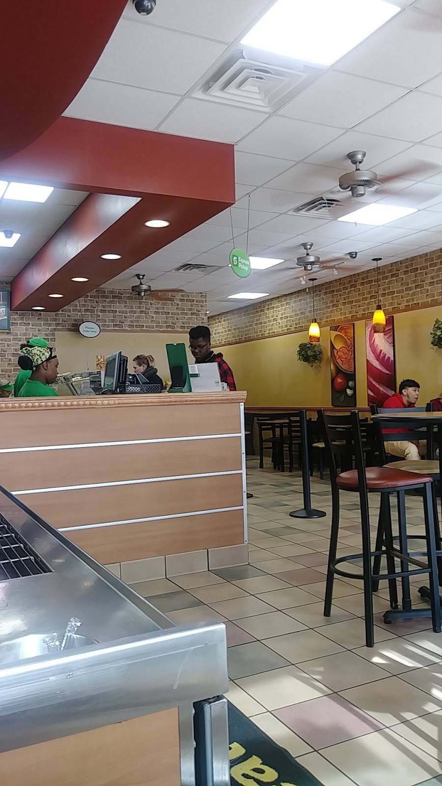 Subway | restaurant | 11260 N Central Expy, Dallas, TX 75243, USA | 2143611667 OR +1 214-361-1667