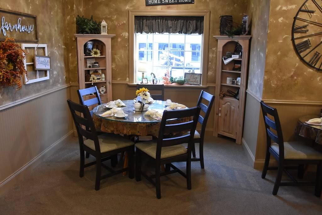 Peppercorn Pantry | restaurant | 911 Parriott St, Aplington, IA 50604, USA | 3193472797 OR +1 319-347-2797