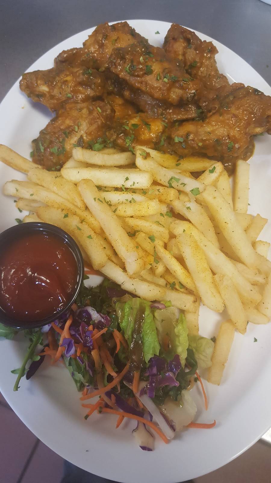 On Tap Brew And Bistro | restaurant | 29100 Pacific Hwy S #11, Federal Way, WA 98003, USA | 2062126856 OR +1 206-212-6856