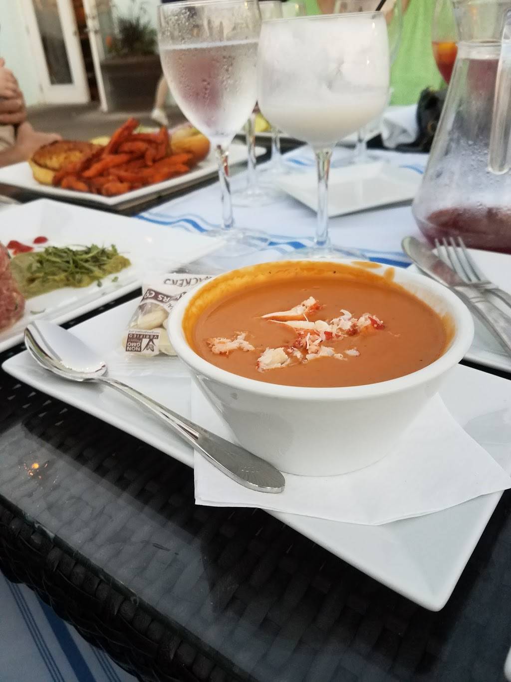 Crazy Oyster | restaurant | Tobay Beach Access Path, Massapequa, NY 11758, USA | 5168261292 OR +1 516-826-1292