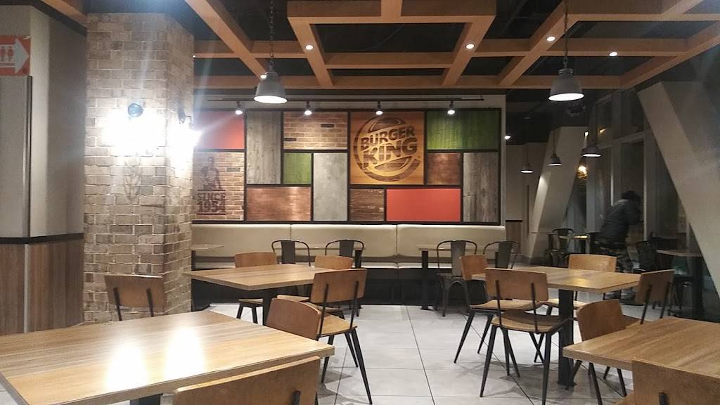 Burger King | restaurant | 733 E 47th St, Chicago, IL 60653, USA | 8727774585 OR +1 872-777-4585