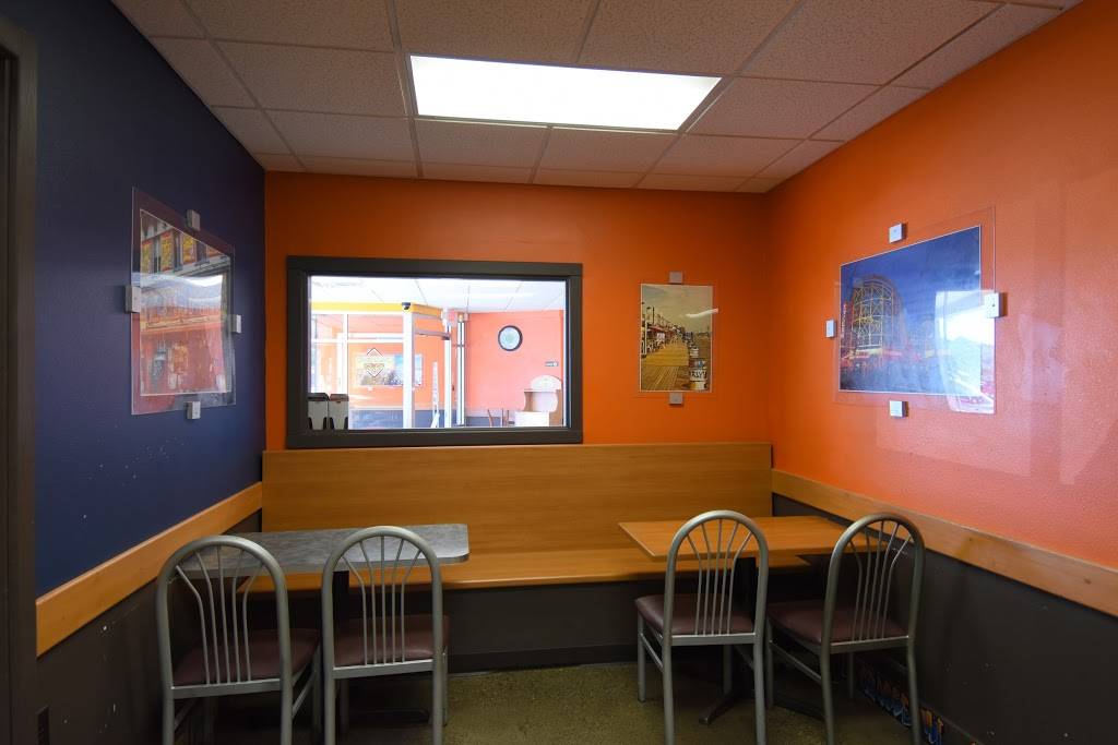 Coney Island Hotdog Station | restaurant | 2428 State Rd, La Crosse, WI 54601, USA | 6087892428 OR +1 608-789-2428