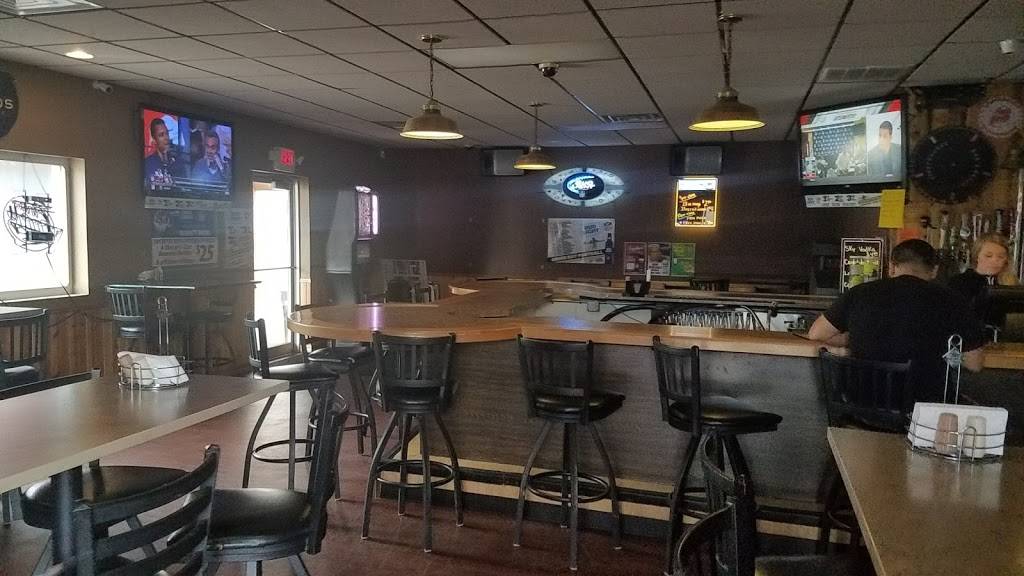 Sidetracked Bar & Grill | restaurant | 129 N Lake St, Neenah, WI 54956, USA | 9202153232 OR +1 920-215-3232