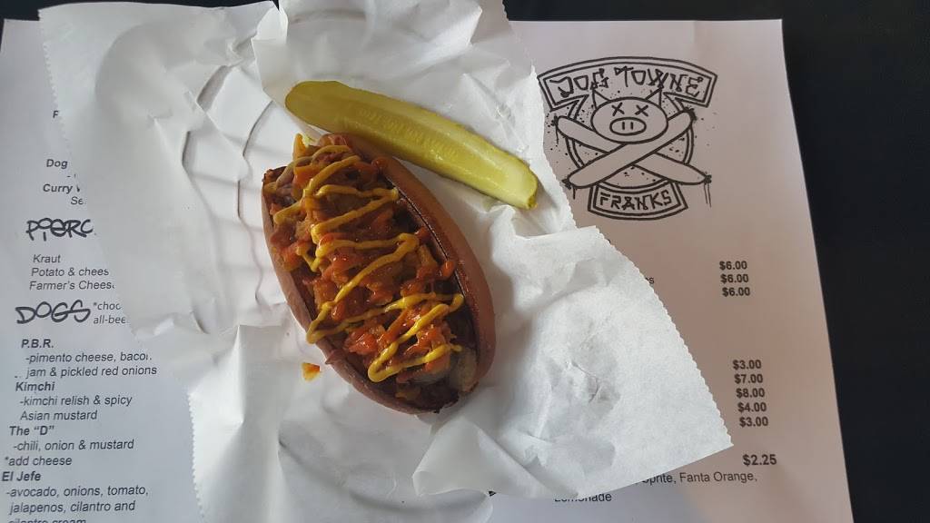 Dog Towne Franks | restaurant | 307b E College Ave, Decatur, GA 30030, USA | 4044815939 OR +1 404-481-5939