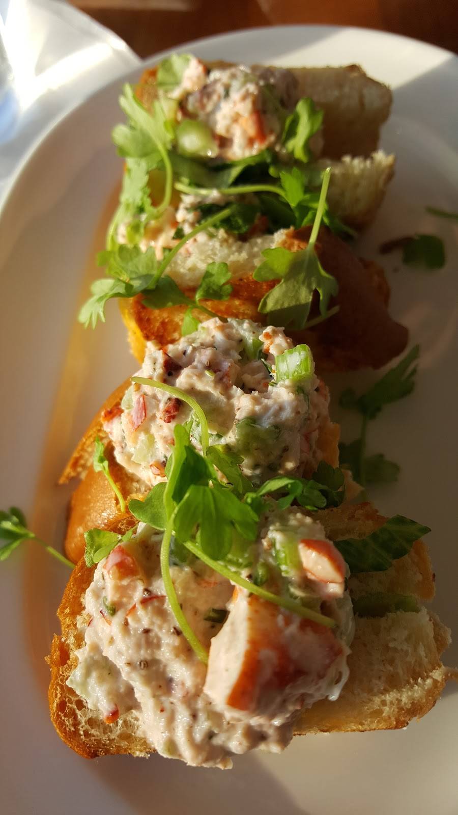 Skydome Restaurant | restaurant | 300 Army Navy Dr, Arlington, VA 22202, USA | 7034163862 OR +1 703-416-3862