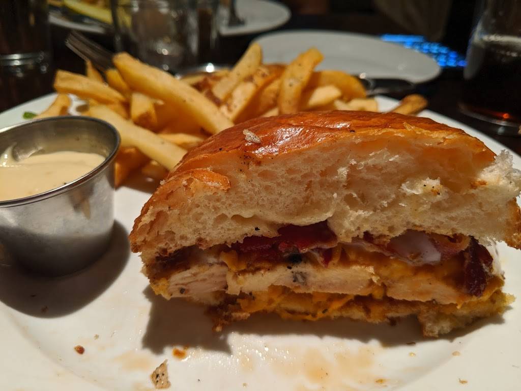 Mount Airy Tap Room | restaurant | 300 W Mt Pleasant Ave, Philadelphia, PA 19119, USA | 2677666668 OR +1 267-766-6668