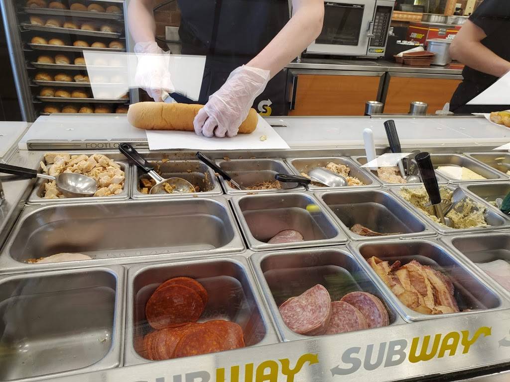 Subway | meal takeaway | 1163B Mt St Helens Way NE, Castle Rock, WA 98611, USA | 3602740678 OR +1 360-274-0678