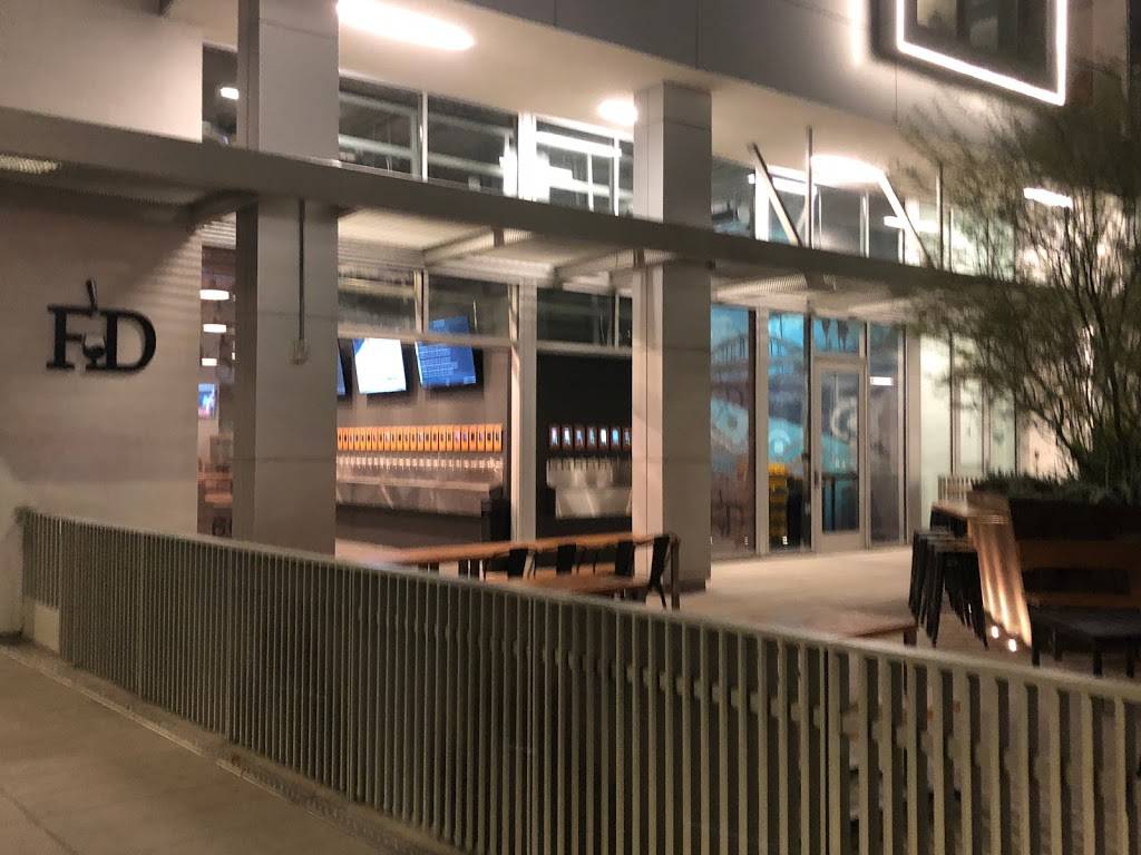 First Draft Taproom & Kitchen | restaurant | 1230 S Olive St, Los Angeles, CA 90015, USA | 2135365267 OR +1 213-536-5267