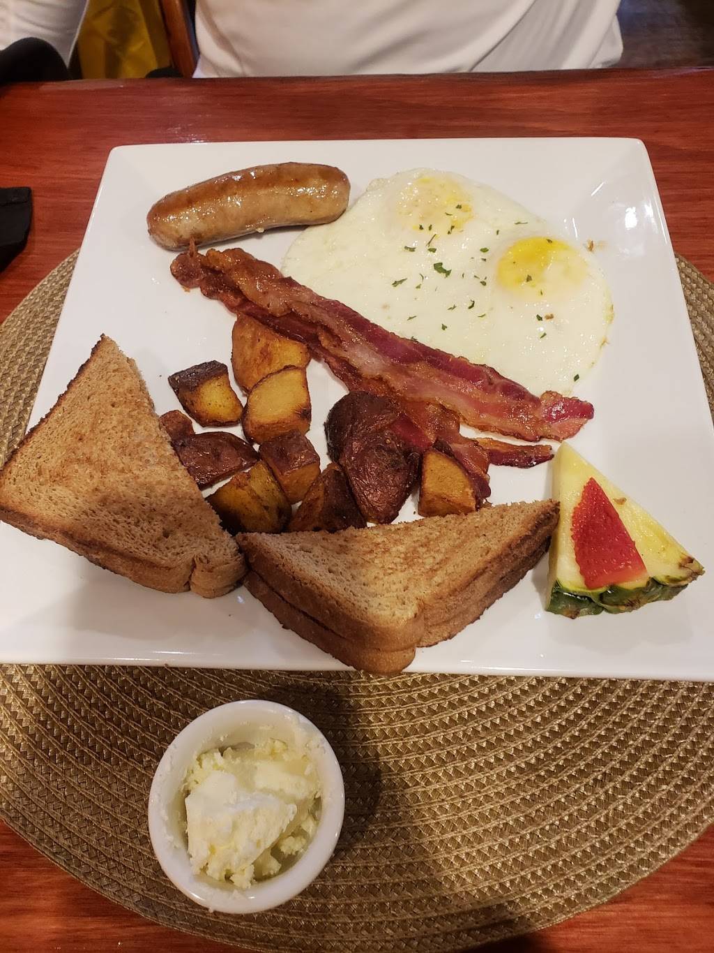 BRANCHES GRILL AND CAFE | restaurant | 155 Crowell Rd, Chatham, MA 02633, USA | 5083481716 OR +1 508-348-1716