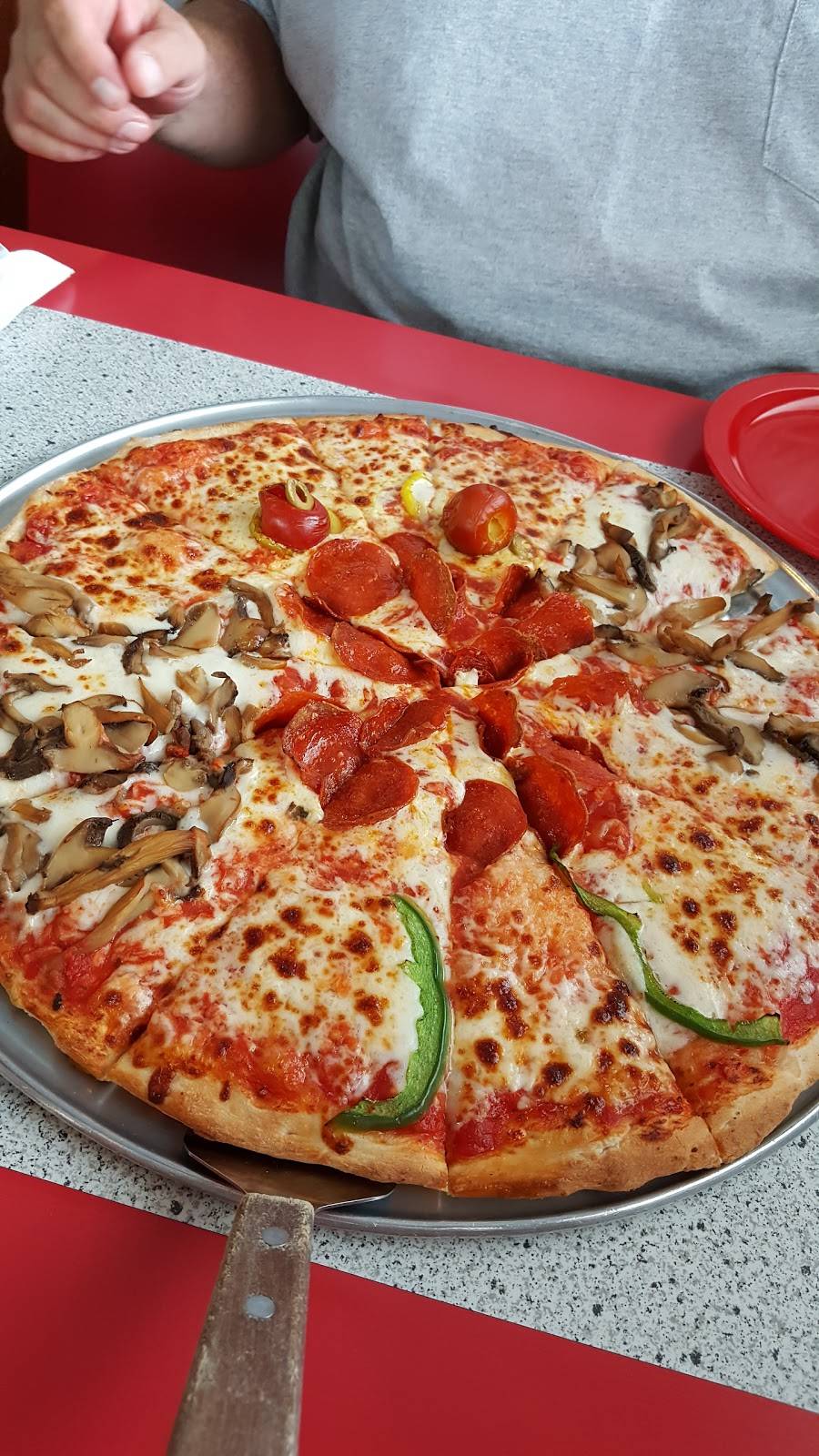 Village Pizza Inn | restaurant | 3004 Jackson Ave, Point Pleasant, WV 25550, USA | 3046754472 OR +1 304-675-4472