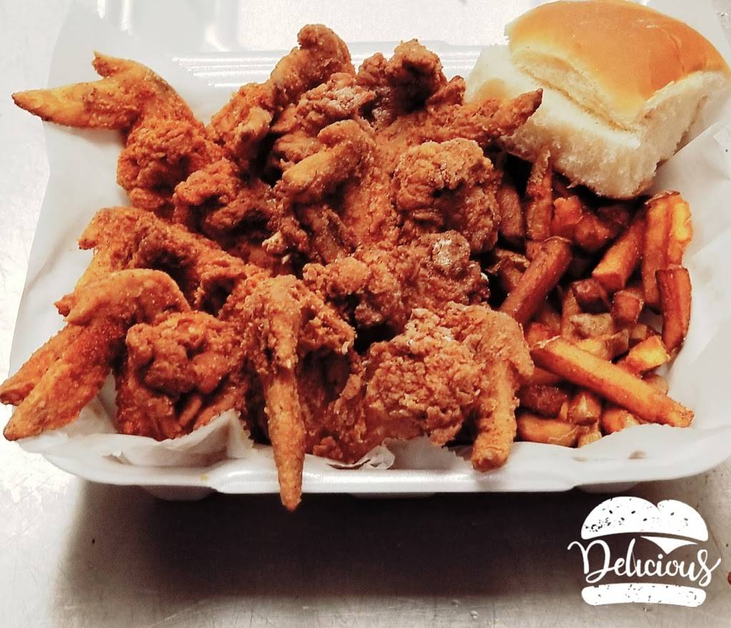 Fat Jacks Chicken & Fish | restaurant | 5912 Blue Pkwy, Kansas City, MO 64129, USA | 8162167686 OR +1 816-216-7686