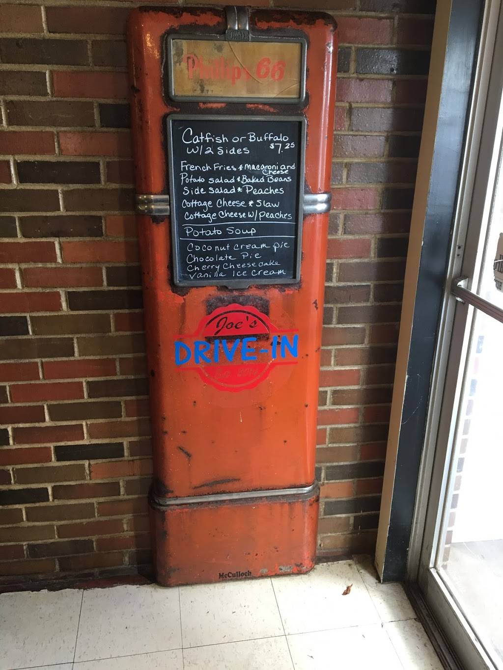 Joe’s Drive-In | restaurant | S Wall St, Griggsville, IL 62340, USA | 2178332200 OR +1 217-833-2200