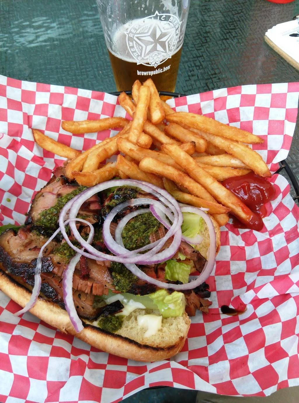 PaveMint Taphouse and Grill | restaurant | 9 S Commerce Ave, Front Royal, VA 22630, USA | 5402524707 OR +1 540-252-4707