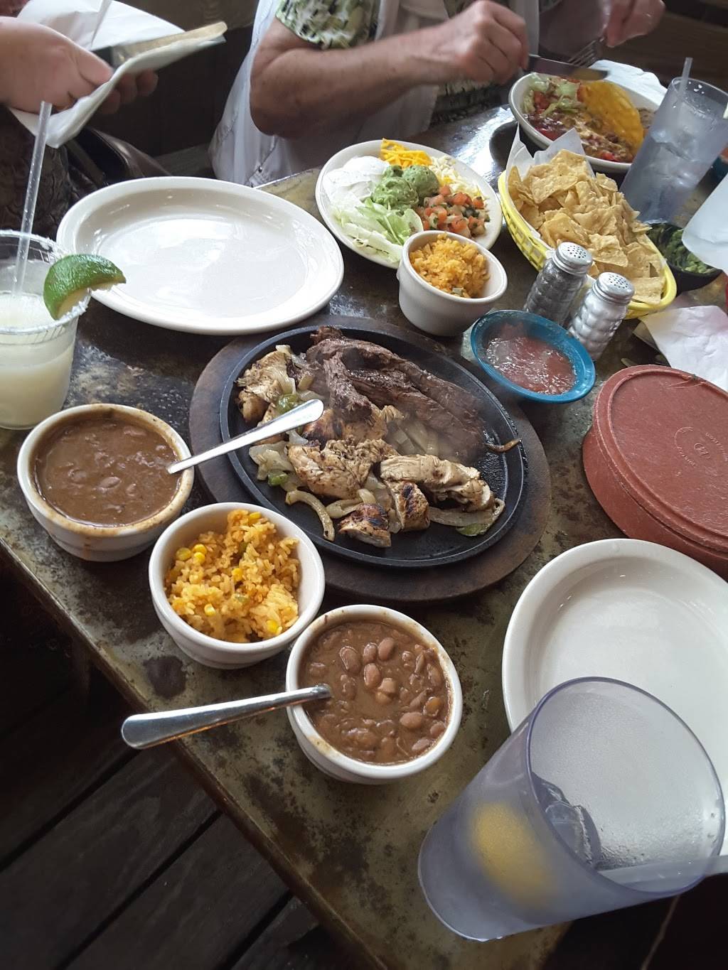 Cantina del Rio | restaurant | 1299 Gruene Rd, New Braunfels, TX 78130, USA | 8305151950 OR +1 830-515-1950