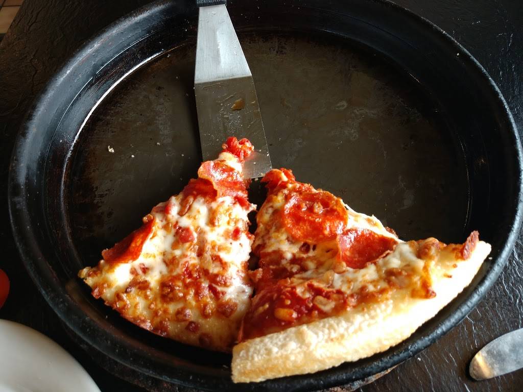 Pizza Hut | restaurant | 428 N Broad St, Fairborn, OH 45324, USA | 9378787940 OR +1 937-878-7940