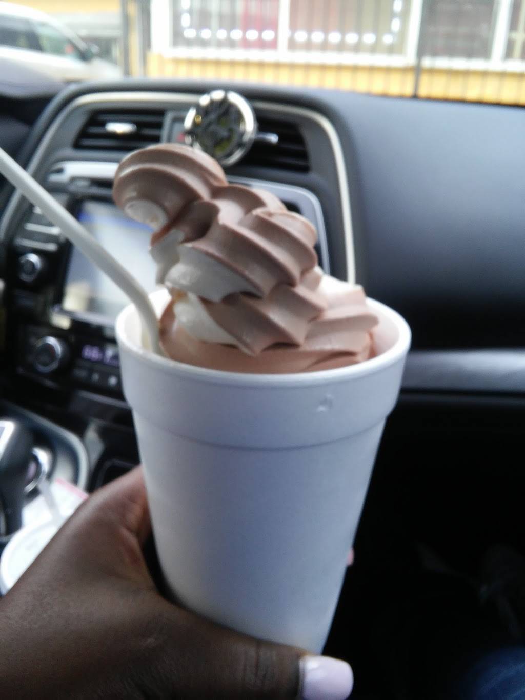 Good Luck Drive In | restaurant | 3210 S Lamar St, Dallas, TX 75215, USA | 2144217703 OR +1 214-421-7703