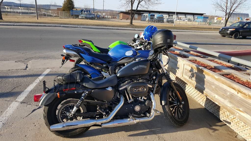 Deja Vu Restaurant & Bar | restaurant | 882 Main St E, Hawkesbury, ON K6A 1B6, Canada | 6136320111 OR +1 613-632-0111