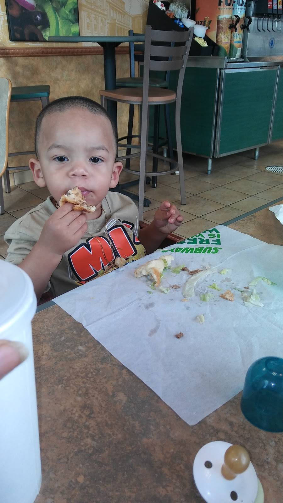 Subway | restaurant | 2501 Griffin Rd, Davie, FL 33312, USA | 9549662595 OR +1 954-966-2595