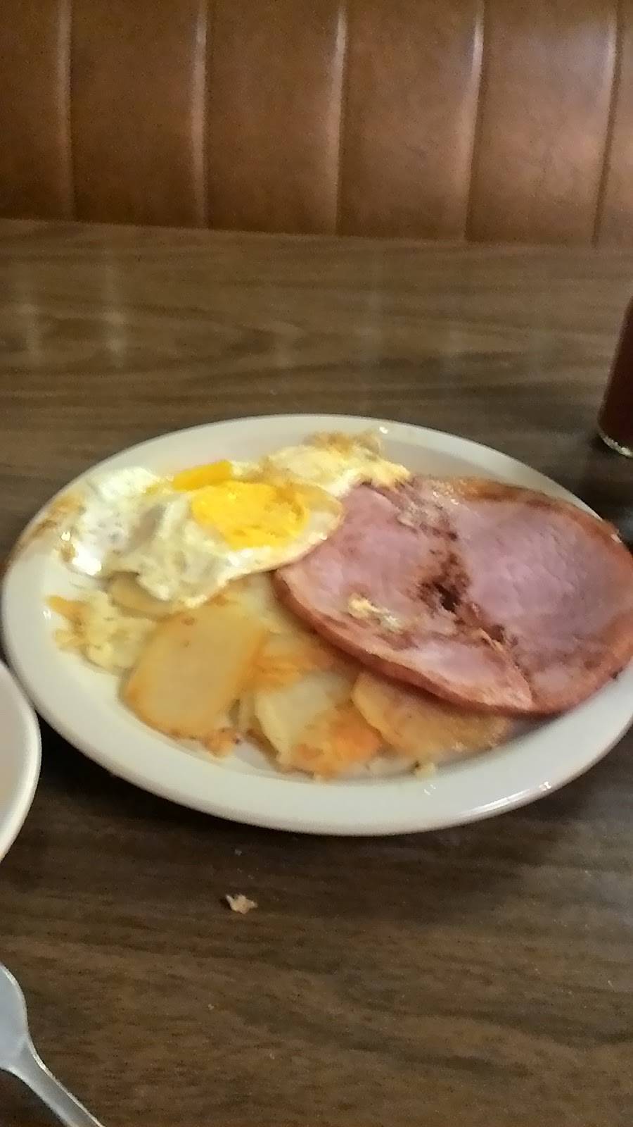 Jennys Amsden House Restaurant | restaurant | 116 E Main St, Bellevue, OH 44811, USA | 4194835650 OR +1 419-483-5650