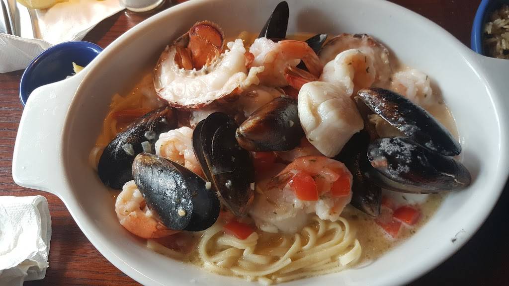 Red Lobster | restaurant | 1010 N Wesleyan Blvd, Rocky Mount, NC 27804, USA | 2529372190 OR +1 252-937-2190