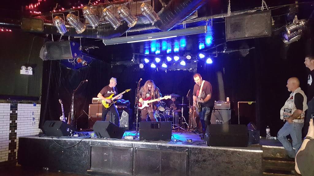 Beat Kitchen | restaurant | 2100 W Belmont Ave, Chicago, IL 60618, USA | 7732814444 OR +1 773-281-4444