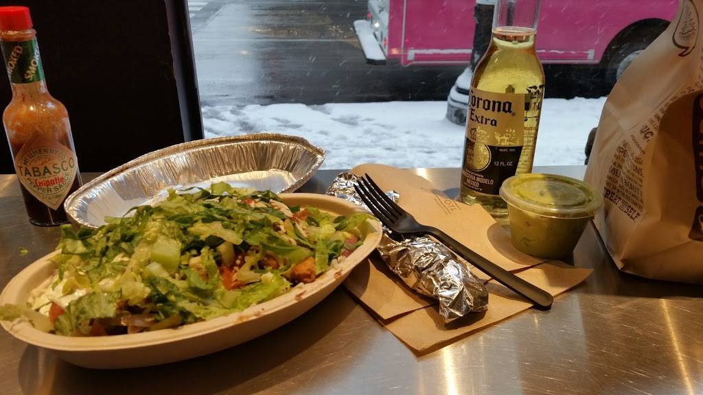 Chipotle Mexican Grill | restaurant | 233 W Lake St, Chicago, IL 60606, USA | 3122636230 OR +1 312-263-6230