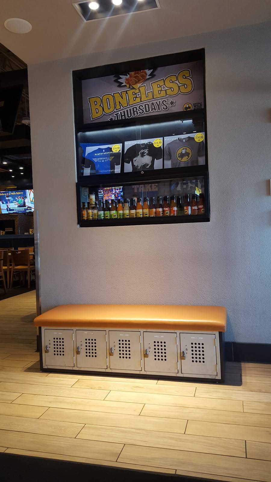 Buffalo Wild Wings | restaurant | 7732 Richmond Hwy, Alexandria, VA 22306, USA | 7036195090 OR +1 703-619-5090
