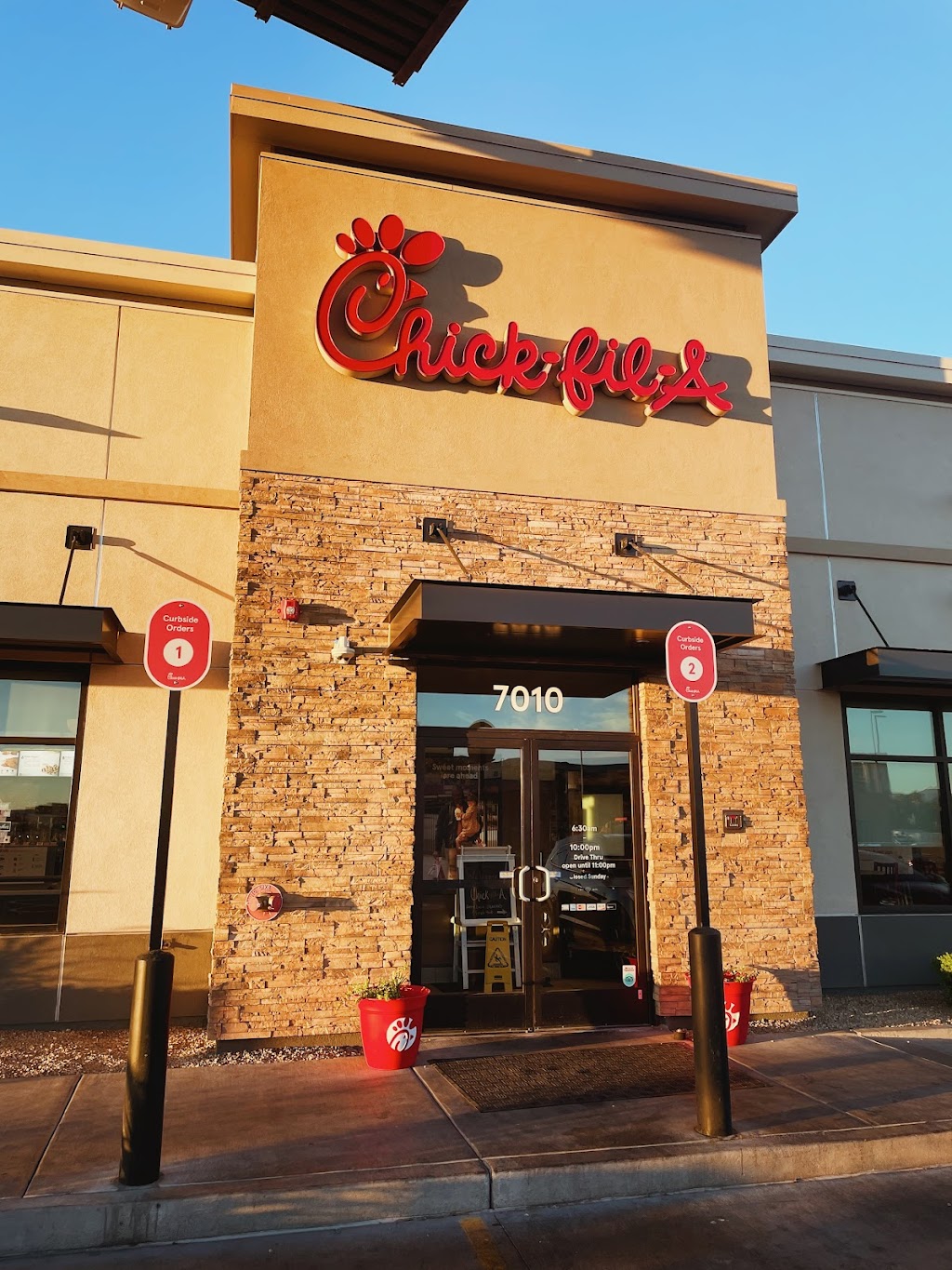 Chick-fil-A | restaurant | 7010 Las Vegas Blvd S, Las Vegas, NV 89119, USA | 7023840080 OR +1 702-384-0080