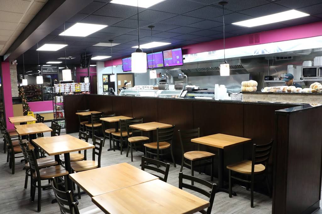 Bread Basket Deli Downtown Detroit | restaurant | 3242 E Jefferson Ave, Detroit, MI 48207, USA | 3132626393 OR +1 313-262-6393