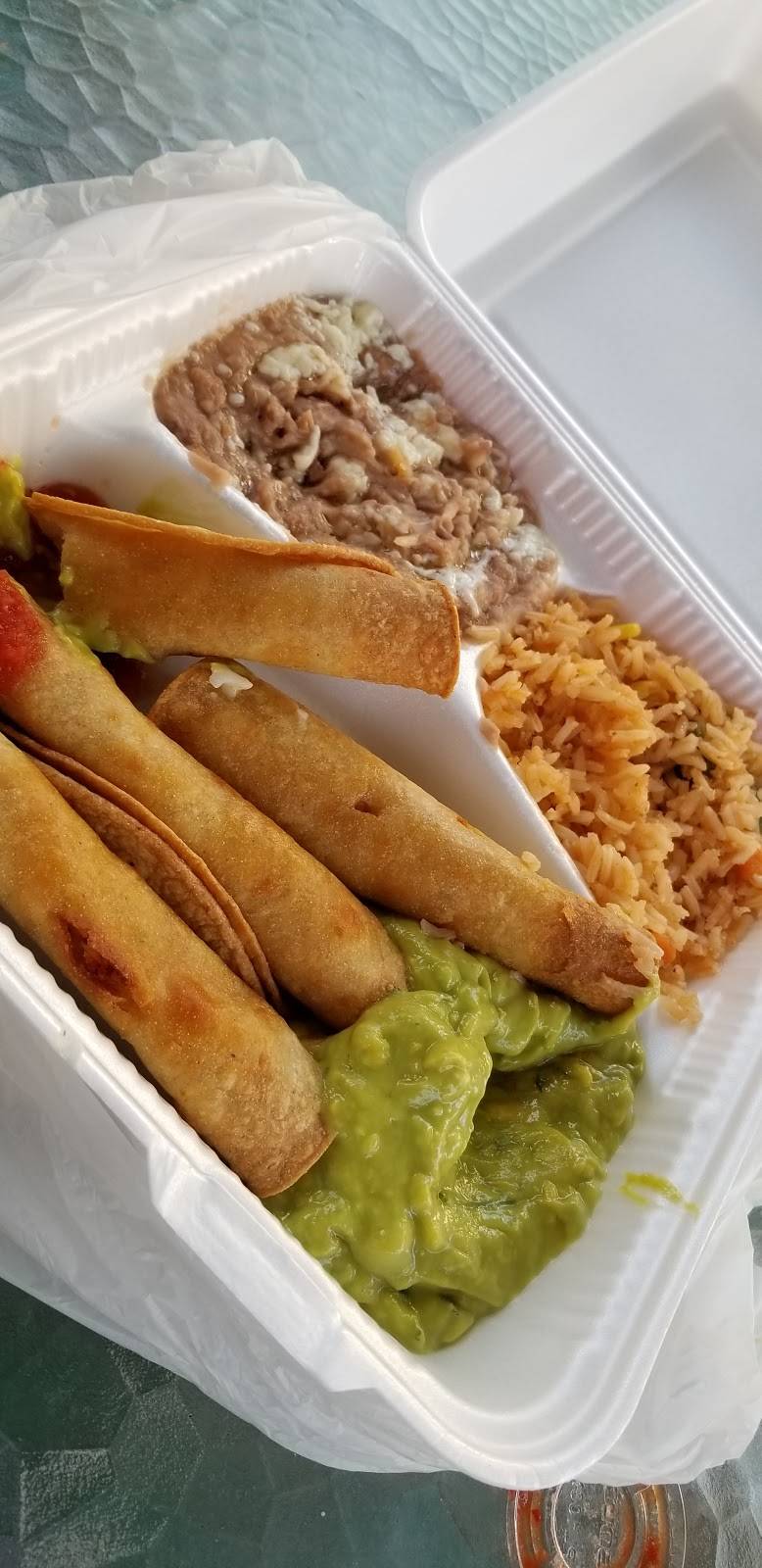 Los Burritos | restaurant | 4929 Sunset Blvd, Los Angeles, CA 90027, USA | 3236655585 OR +1 323-665-5585