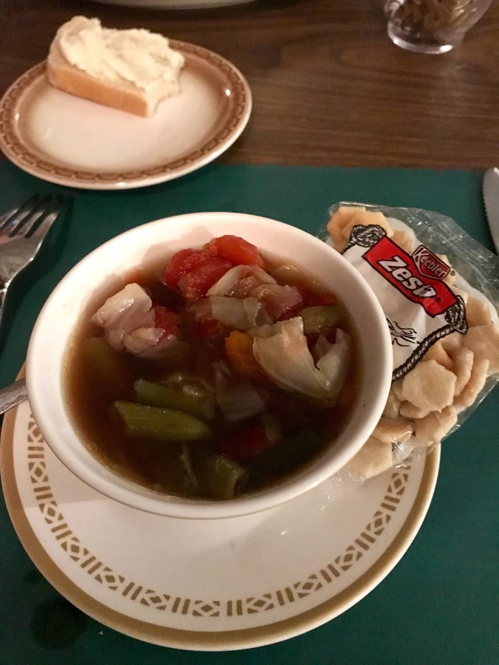 Mathews Supper Club | restaurant | 155 8th St, Clintonville, WI 54929, USA | 7158233463 OR +1 715-823-3463